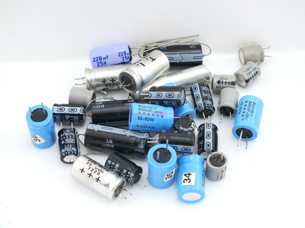 220-MFD Assorted Caps Capacitors From a Ham Estate LOT (bin64) - Dave's Hobby Shop by W5SWL