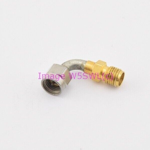 SMA Male to SMA Female Swept Radius Right Angle 90 Deg Elbow (bin9592) - Dave's Hobby Shop by W5SWL